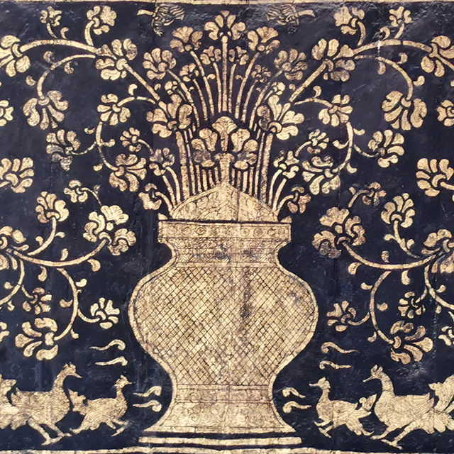 Lai Kam: Buranakata (Flower pot)