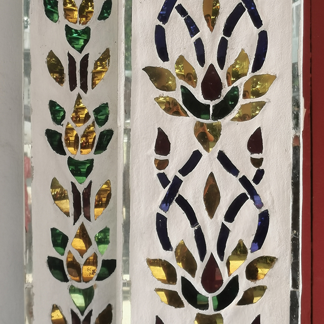 Thai Motif: Kriab Mirror