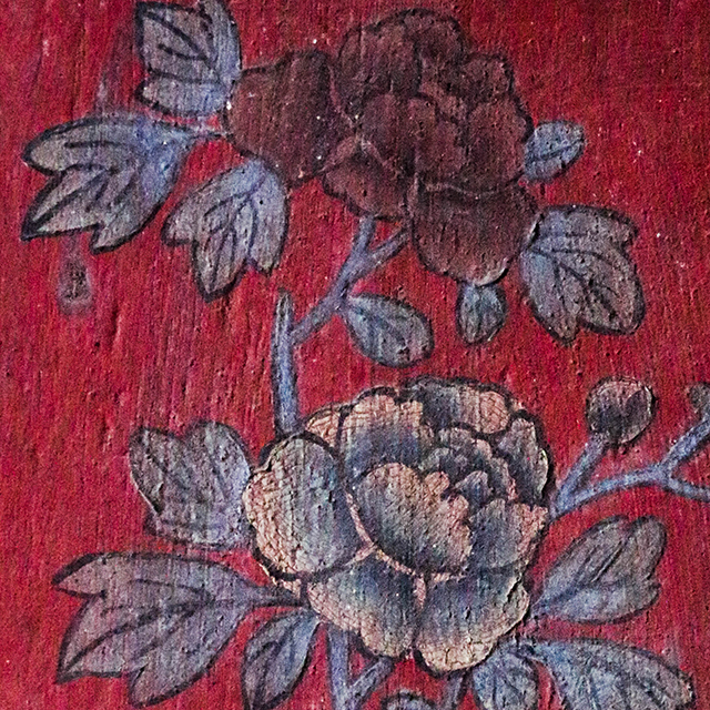 Thai Motif : 2 Flowers in a vase