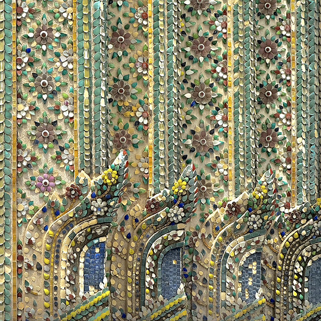 Porcelain decoration