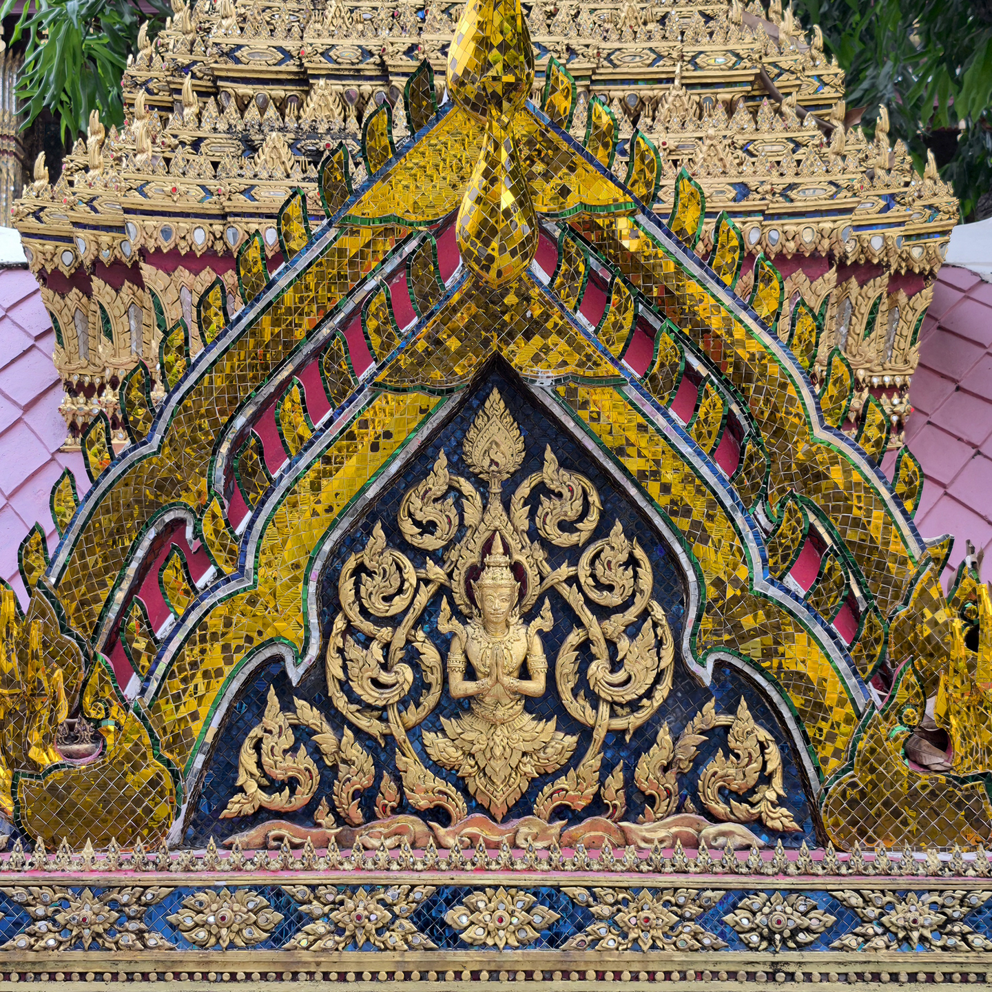 Na Ban (Gable)