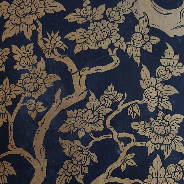 Thai Motif: Squirrel anf Flowers