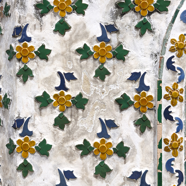 Porcelain decoration