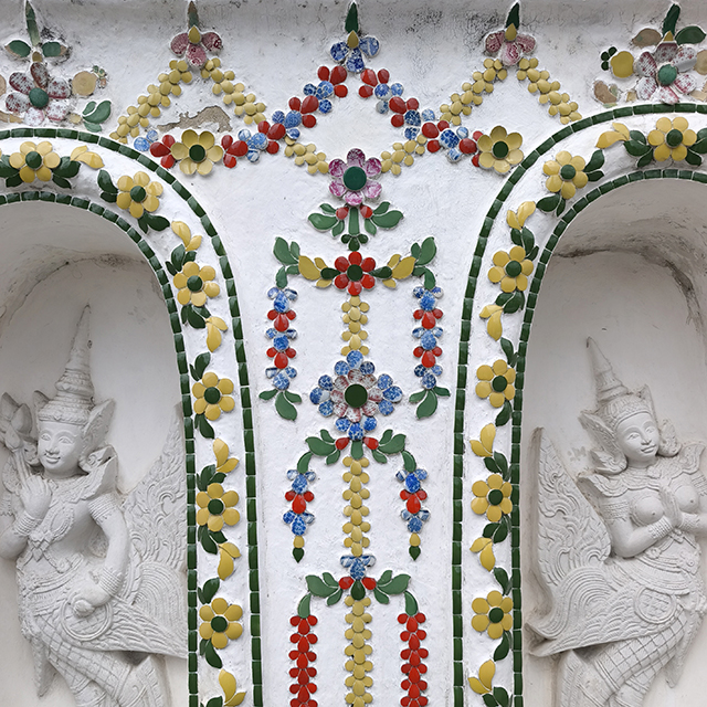 Porcelain decoration
