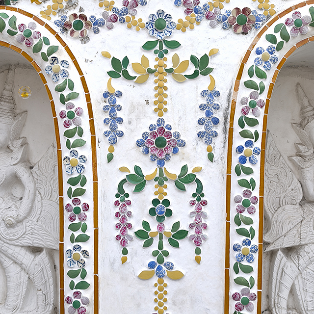 Porcelain decoration