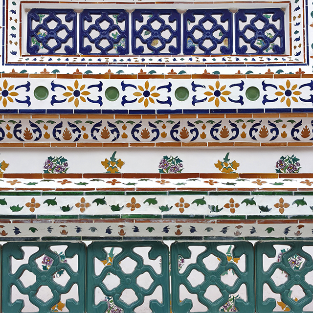 Porcelain decoration