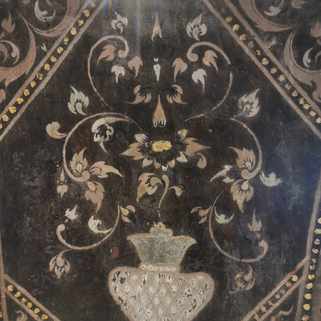 Thai Motif: Buranakata (Flower pot)