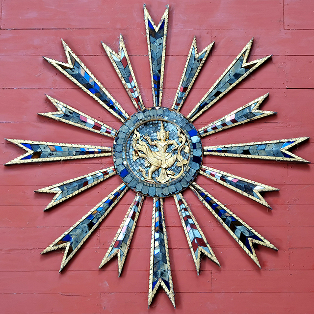 Dao Pe Dan (Ceiling Star)
