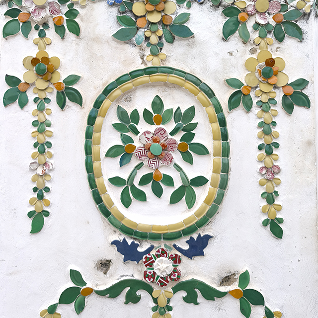 Porcelain decoration